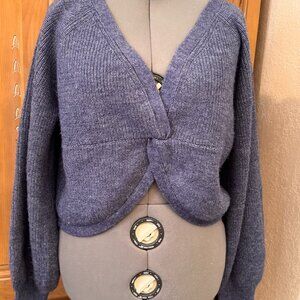 Gianni Bini size XL blue crop sweater
